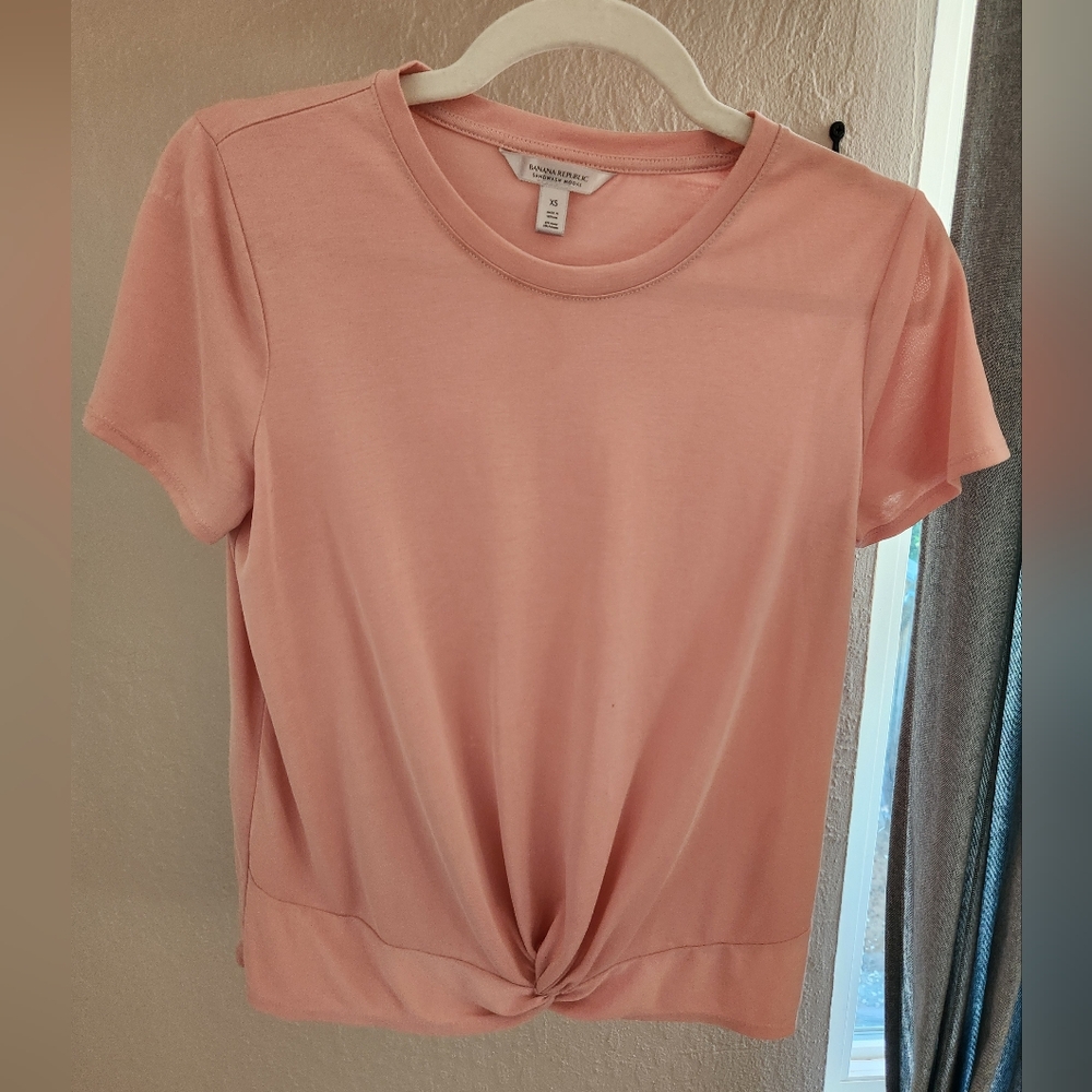 Banana Republic soft top, pink
